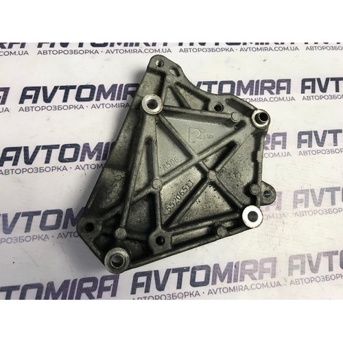 Кронштейн опора генератора Fiat Punto 3 2005-2018 55206511